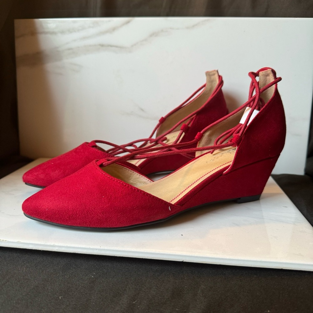 Chinese laundry suede wedge pumps lace up heels Trissa size 9.5